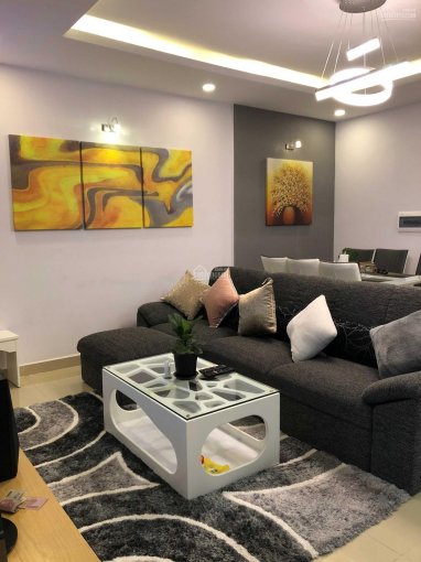 Bán căn hộ Oriental Plaza, 685 Âu Cơ, Quận Tân Phú, 2PN, có sổ hồng, giá rẻ nhất.