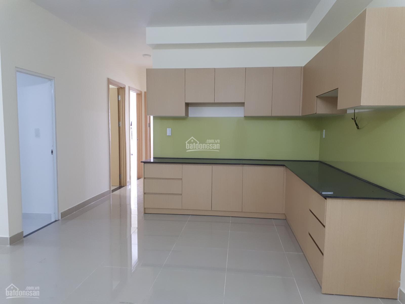 Bán căn hộ Oriental Plaza, căn 2PN, tiện ích đầy đủ, giá rẻ nhất thị trường.