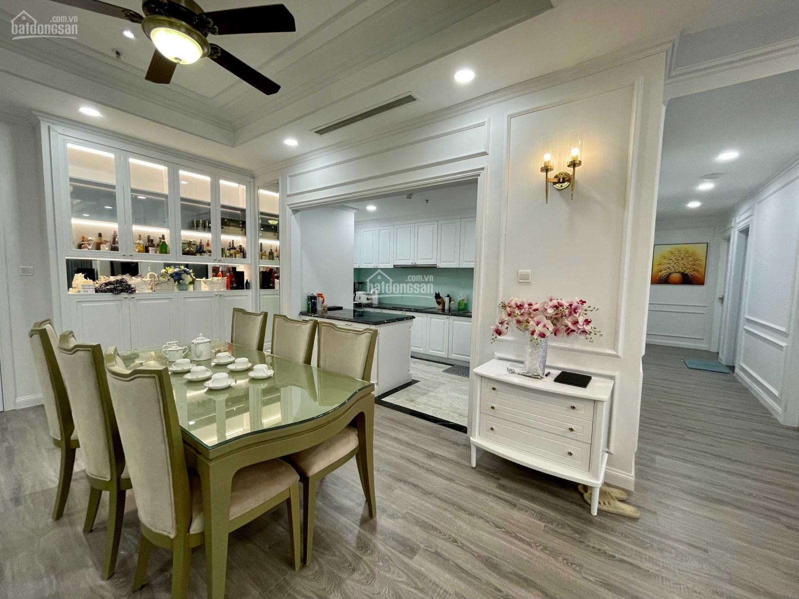 Bán chung cư Royal City siêu đẹp và tiện ích giá lại hợp túi tiền