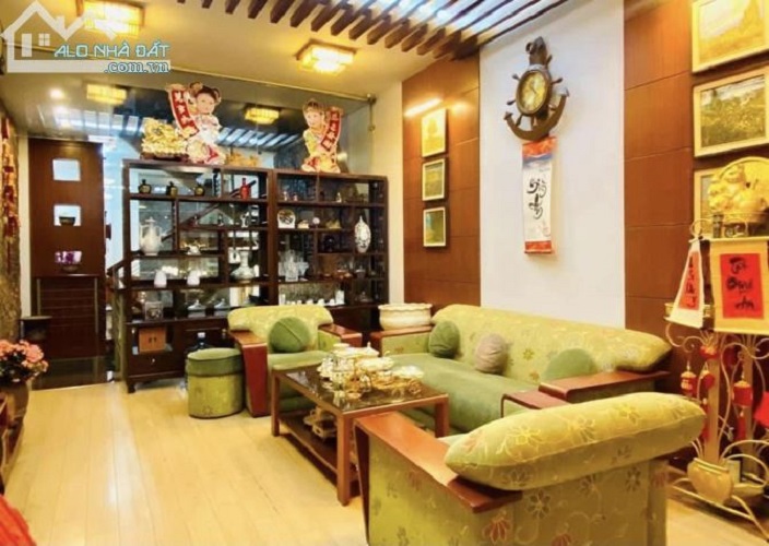 Bán nhà quận Hoàn Kiếm phố Hồng Hà, Nhỉnh 10 tỷ kinh doanh tốt, Lô góc 40m2x4T
