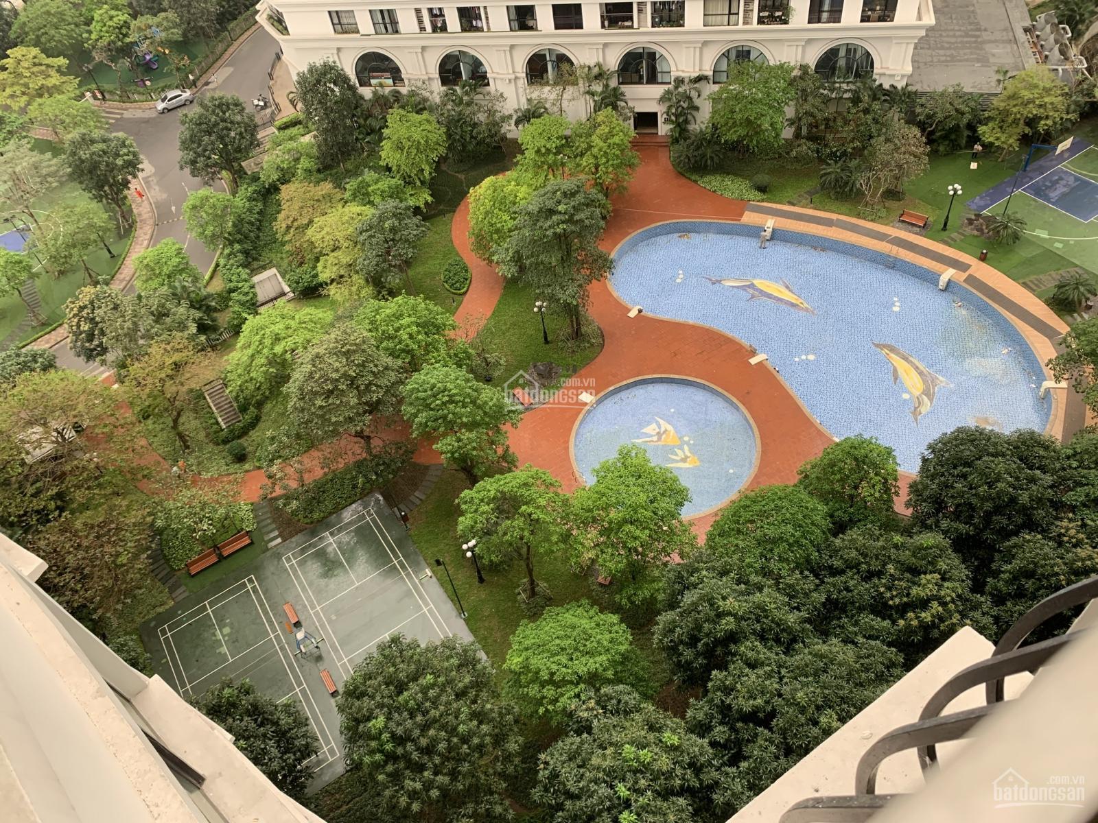 Cần bán gấp căn hộ chung cư tòa R2 Royal City, diện tích 130m2, giá rẻ nhất thị trường