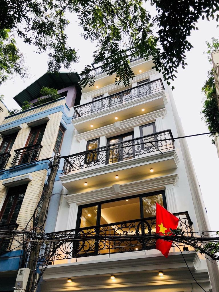 Cần mua nhà Đống Đa xem ngay nhà 4.15 tỷ phố Đặng Văn Ngữ lô góc gần hồ 5 tầng