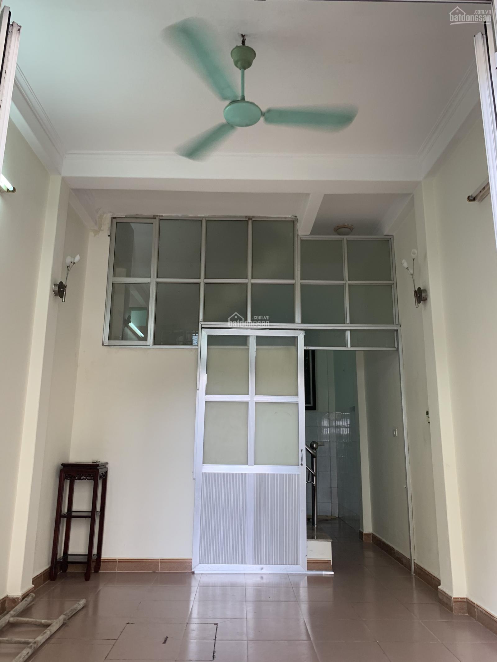 Chính chủ cần bán gấp nhà quận Hoàng Mai nhà mặt phố xây chắc chắn,5 phòng ngủ