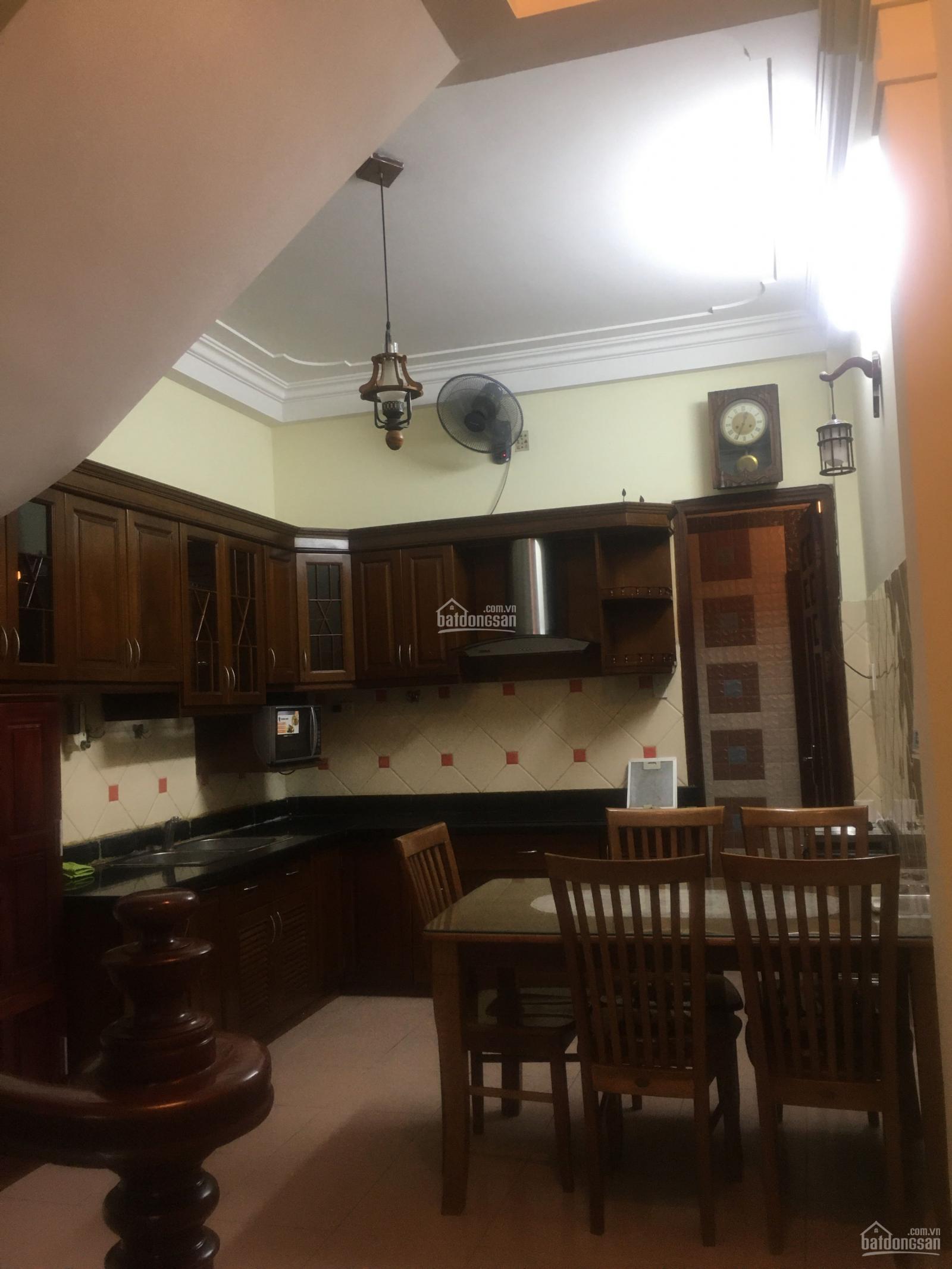 Cho thuê nhà giá rẻ Hà Nội, ngõ 1150 đường Láng, thông Chùa Láng, full đồ,  40m2