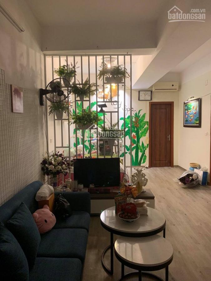 Gia đình cần bán căn hộ 2PN toà VP6 Linh Đàm đầy đủ nội thất