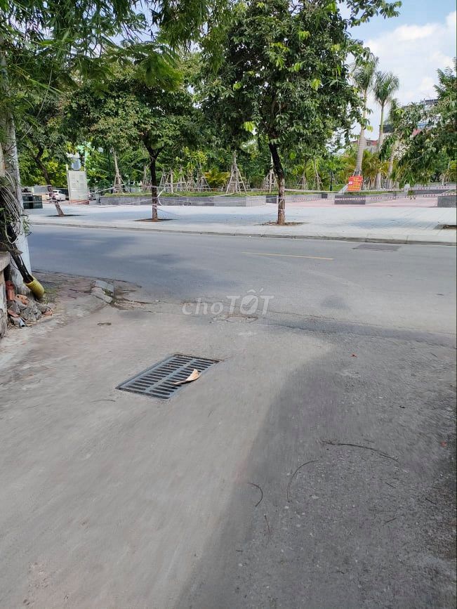 HOT ! Bán đất nền Hà Nội đường Hoàng Như Tiếp ô tô đỗ cửa thuận lợi