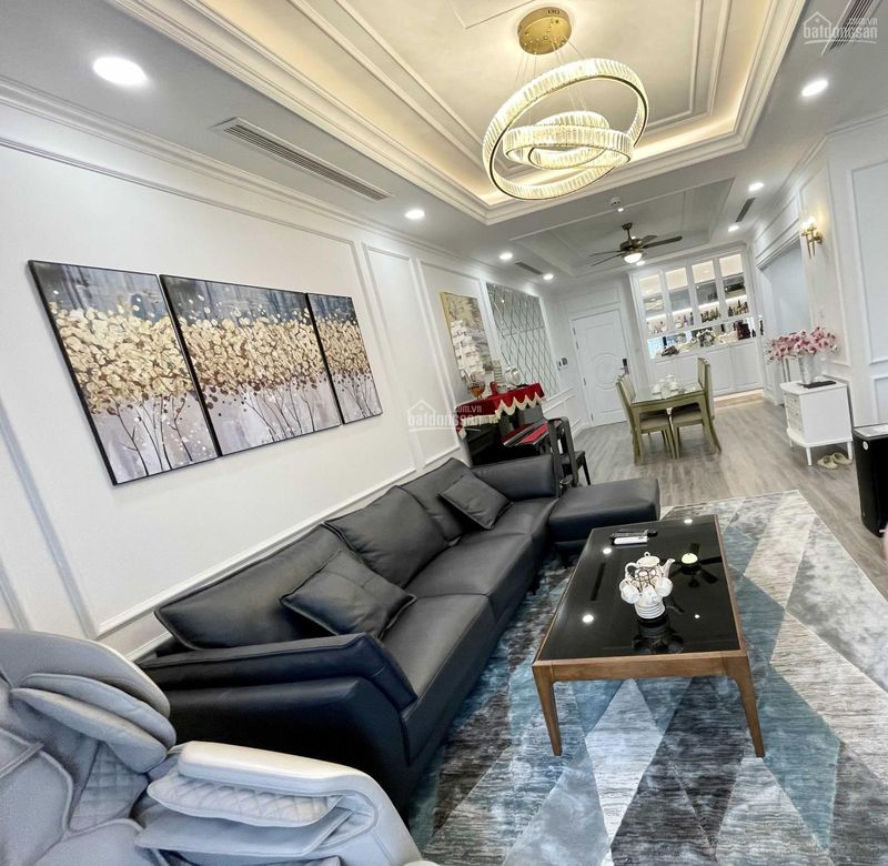 Mua chung cư Royal City ? Chính chủ bán căn góc 3PN full nội thất tân cổ điển