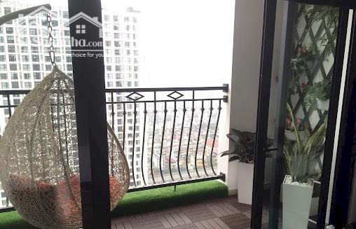 Mua chung cư Royal City tầng trung view nội khu đẹp lung linh!!!