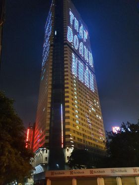 bán chung cư tháp doanh nhân CK 1%, tặng ngay 1 chỉ vàng tân gia, tầng trung đẹp
